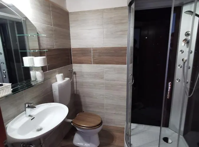 Anz'k Alloggio per agriturismo *